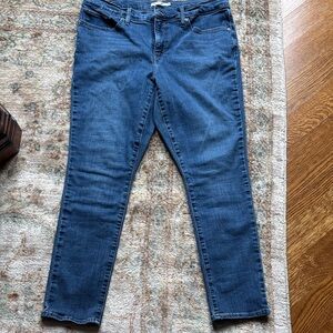 Levi's Women's Skinny Jeans in Classic Blue